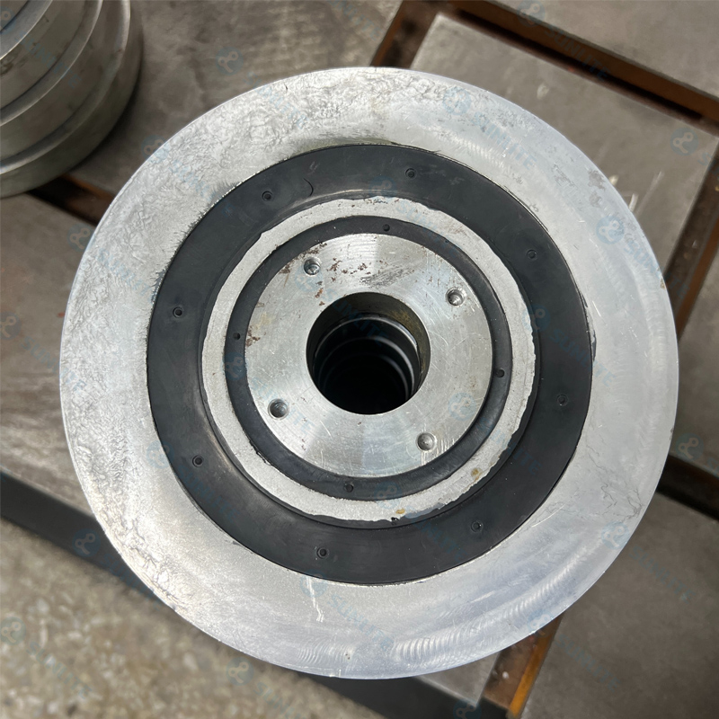 Isolator kristal fononik